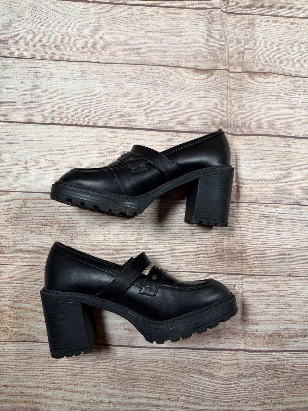 Report timeless black